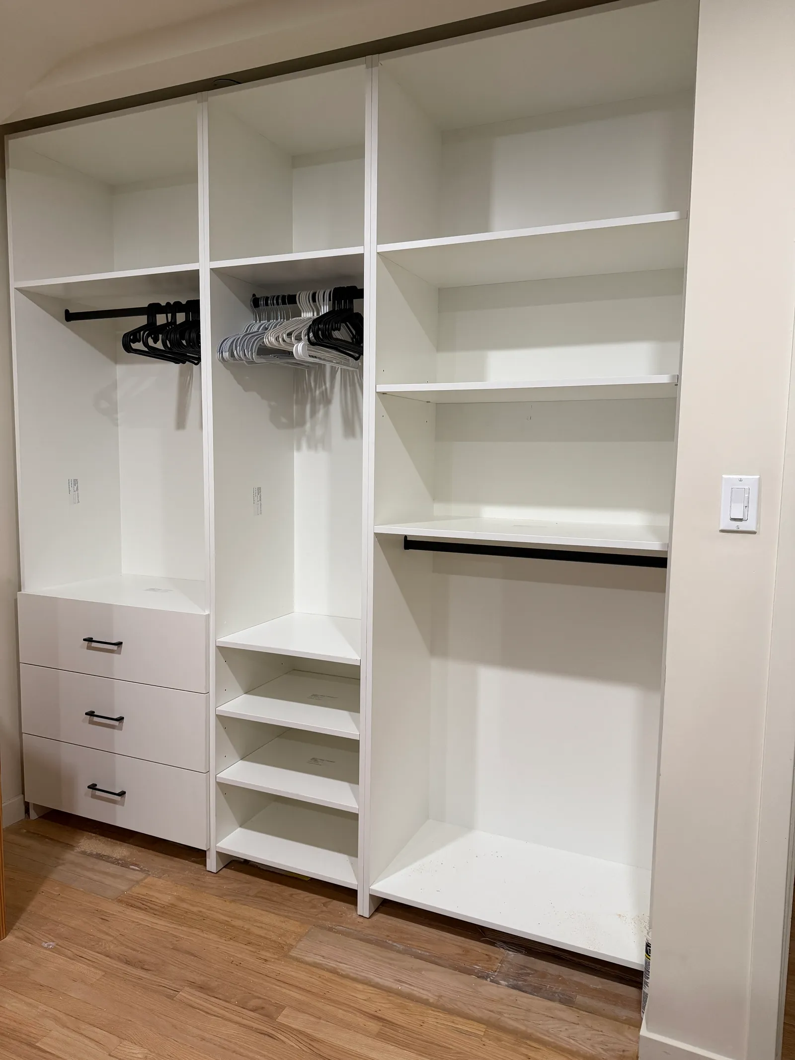 Ganesha Ave. Reach-In Closet in Altadena, CA by MONO CLOSETS — photo 1